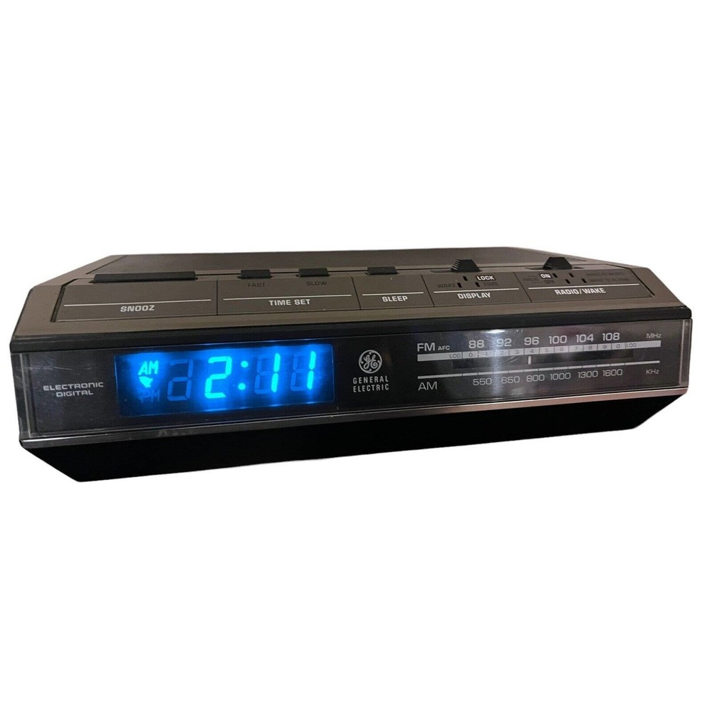 GE General Electric 7-4619A Vintage AM/FM Alarm Clock Radio Faux Woodgrain-